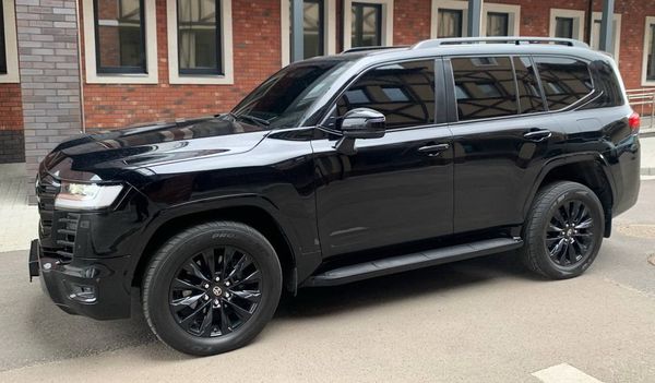 Toyota Land Cruiser 300 прокат джип с водителем на свадьбу Киев