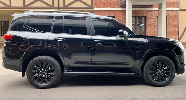 Toyota Land Cruiser 300 прокат джип с водителем на свадьбу Киев