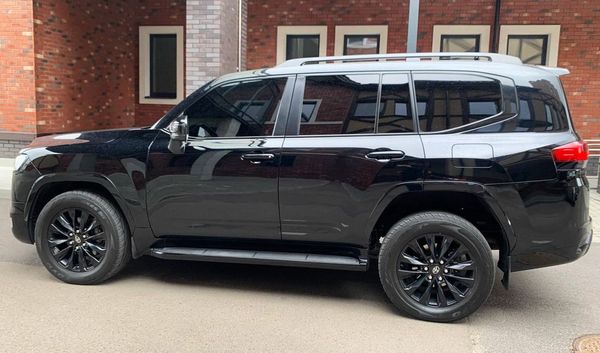 Toyota Land Cruiser 300 прокат джип с водителем на свадьбу Киев