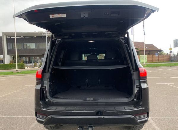 Toyota Land Cruiser 300 прокат джип с водителем на свадьбу Киев