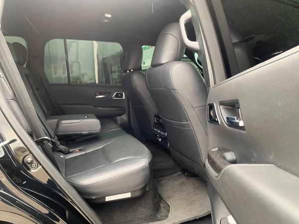 Toyota Land Cruiser 300 прокат джип с водителем на свадьбу Киев