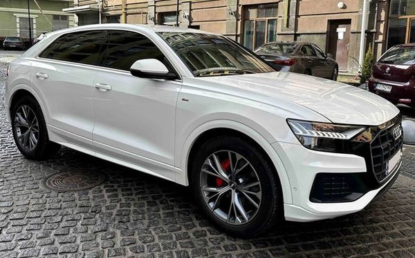 Внедорожник Audi Q8 S Line прокат аренда для свадьбы