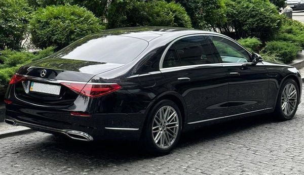 Аренда Mercedes-Benz W223 в аренду с водителем на свадьбу