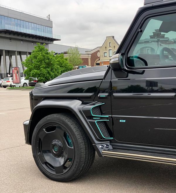 Mercedes-Benz G800 Brabus «Кубік» Tiffany — оренда на весілля в Києві Mercedes-Benz G800 Brabus «Кубік» Tiffany — оренда на весілля в Києві
