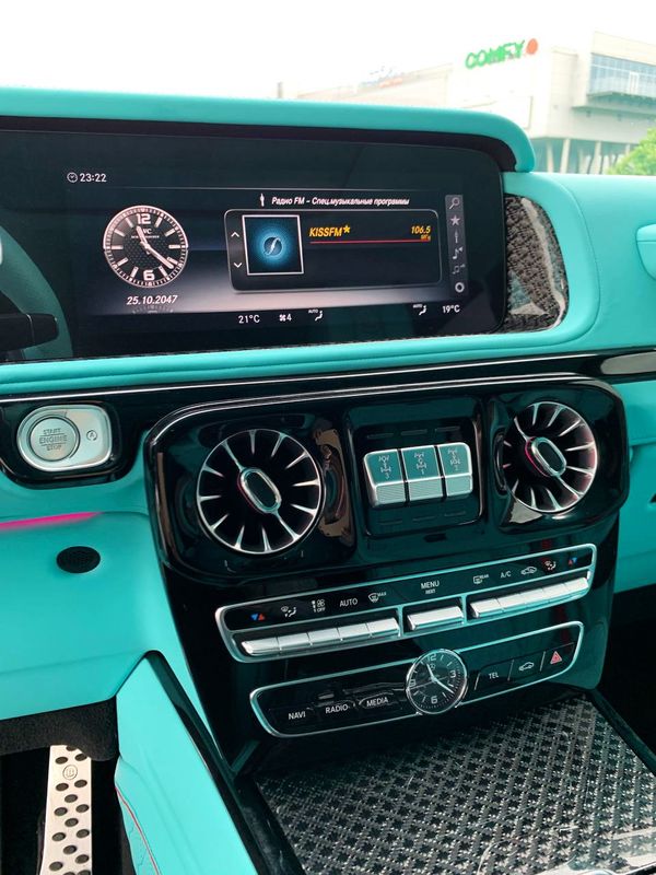 Mercedes-Benz G800 Brabus «Кубік» Tiffany — оренда на весілля в Києві Mercedes-Benz G800 Brabus «Кубік» Tiffany — оренда на весілля в Києві