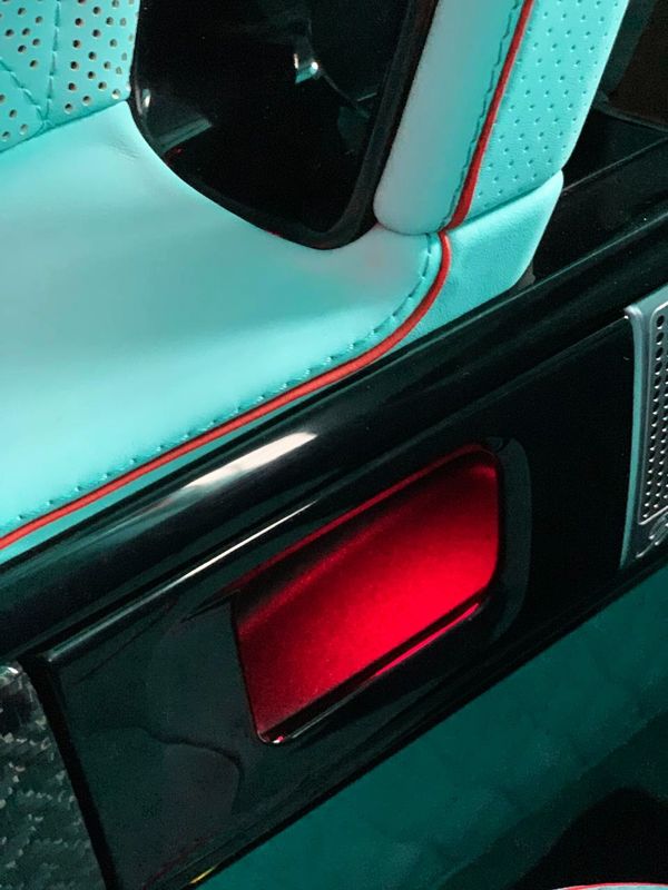 Mercedes-Benz G800 Brabus «Кубік» Tiffany — оренда на весілля в Києві Mercedes-Benz G800 Brabus «Кубік» Tiffany — оренда на весілля в Києві
