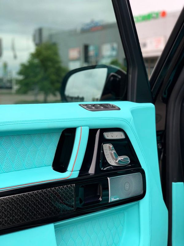 Mercedes-Benz G800 Brabus «Кубік» Tiffany — оренда на весілля в Києві Mercedes-Benz G800 Brabus «Кубік» Tiffany — оренда на весілля в Києві