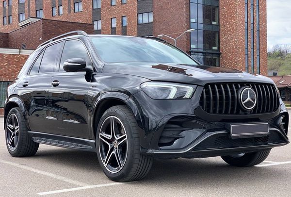 Bнедорожник на свадьбу Mercedes GLE 200 Style 63 AMG прокат без водителя