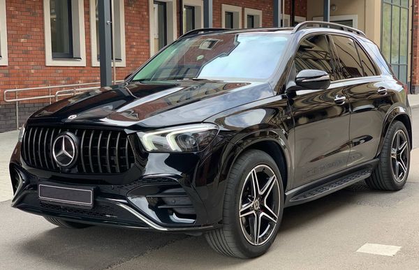 Bнедорожник на свадьбу Mercedes GLE 200 Style 63 AMG прокат без водителя