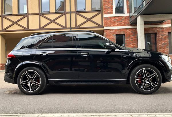 Bнедорожник на свадьбу Mercedes GLE 200 Style 63 AMG прокат без водителя
