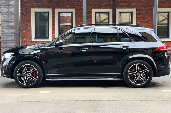 Bнедорожник на свадьбу Mercedes GLE 200 Style 63 AMG прокат без водителя