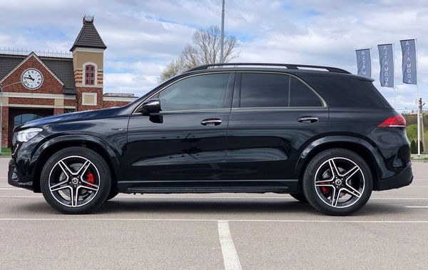 Bнедорожник на свадьбу Mercedes GLE 200 Style 63 AMG прокат без водителя
