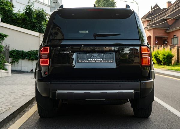 Прокат позашляховика Toyota Land Cruiser Prado 250 без водія авто на весілля