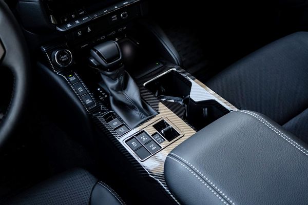 Прокат позашляховика Toyota Land Cruiser Prado 250 без водія авто на весілля
