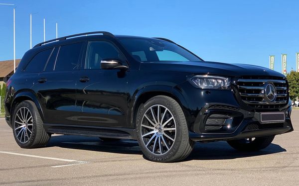 Позашляховик Mercedes Benz Gls AMG 400 напрокат без водія