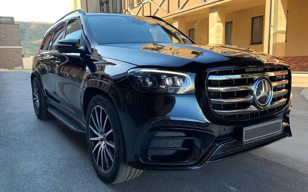 Позашляховик Mercedes Benz Gls AMG 400 напрокат без водія