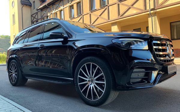 Позашляховик Mercedes Benz Gls AMG 400 напрокат без водія