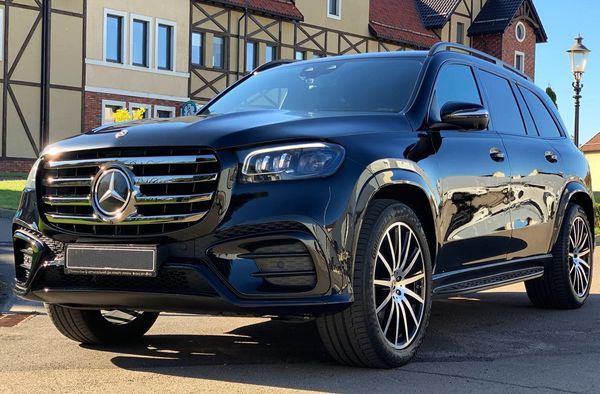 Позашляховик Mercedes Benz Gls AMG 400 напрокат без водія
