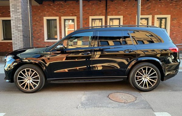Позашляховик Mercedes Benz Gls AMG 400 напрокат без водія