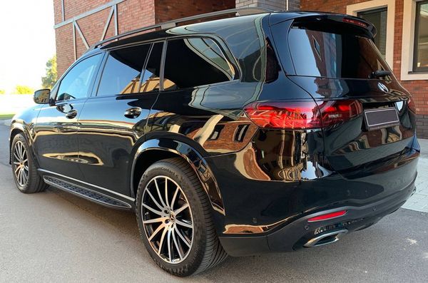 Позашляховик Mercedes Benz Gls AMG 400 напрокат без водія