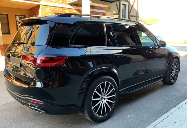 Позашляховик Mercedes Benz Gls AMG 400 напрокат без водія