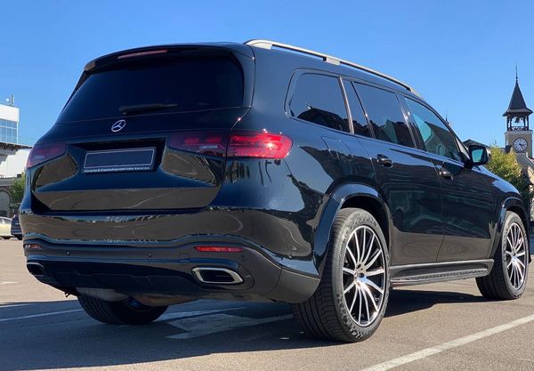 Позашляховик Mercedes Benz Gls AMG 400 напрокат без водія