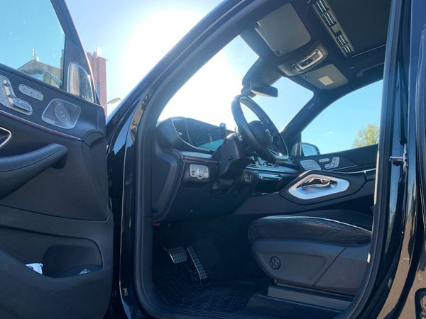 Позашляховик Mercedes Benz Gls AMG 400 напрокат без водія