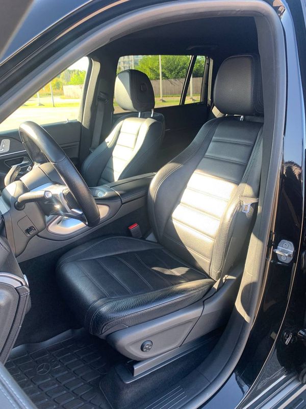 Позашляховик Mercedes Benz Gls AMG 400 напрокат без водія