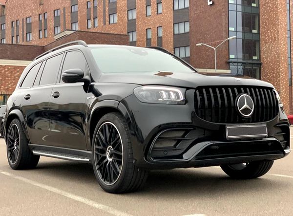Прокат Merrcedes-Benz GLS 63 AMG без водія в Києві 