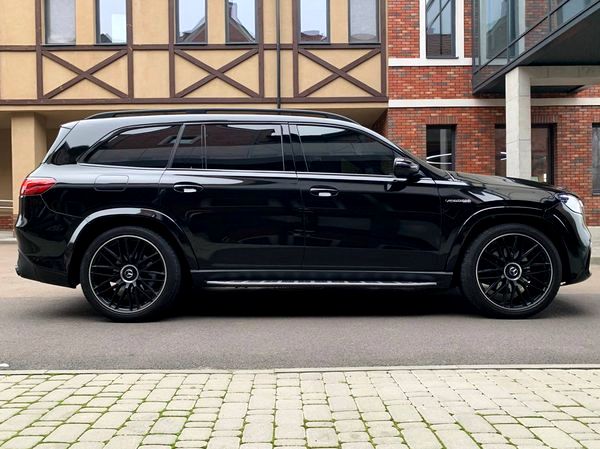 Прокат Merrcedes-Benz GLS 63 AMG без водія в Києві 