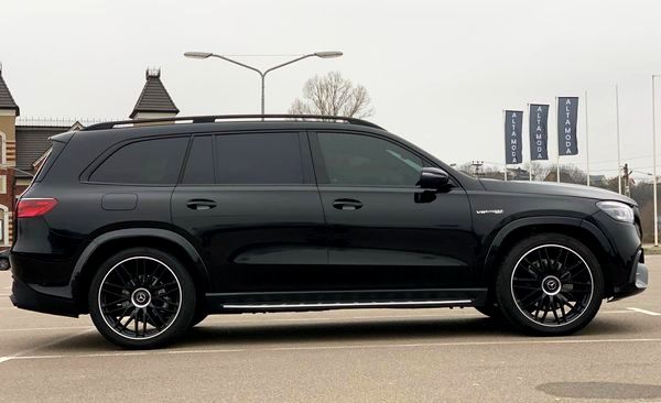 Прокат Merrcedes-Benz GLS 63 AMG без водія в Києві 