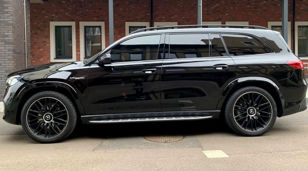 Прокат Merrcedes-Benz GLS 63 AMG без водія в Києві 