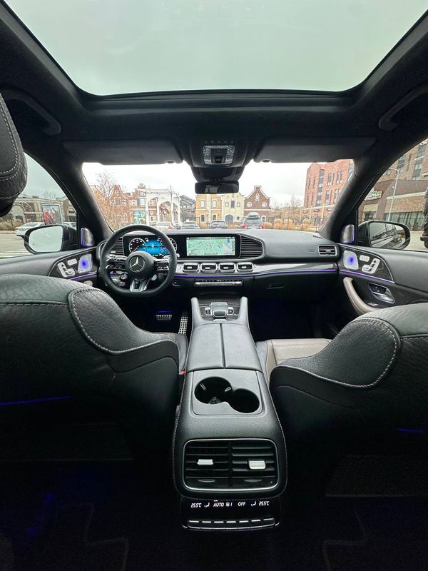 Прокат Merrcedes-Benz GLS 63 AMG без водія в Києві 