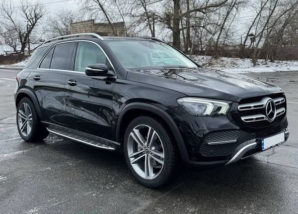 Позашляховик на весілля Mercedes GLE 200 прокат без водія на прокат на прокат