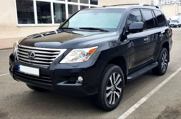 Оренда броньований джип Lexus LX 570 B6 чорний з водієм