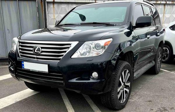 Оренда броньований джип Lexus LX 570 B6 чорний з водієм