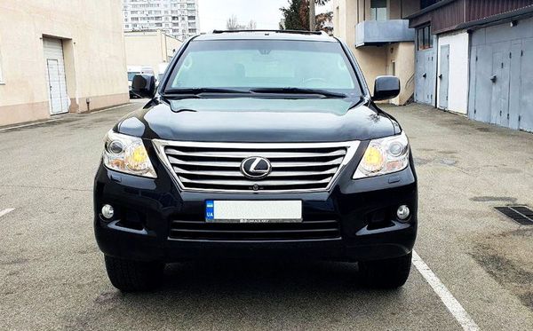 Оренда броньований джип Lexus LX 570 B6 чорний з водієм