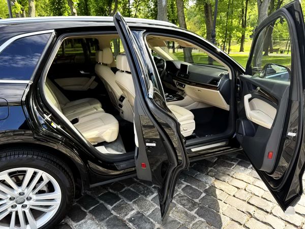 Внедорожник на свадьбу Audi Q5 черный с водителем