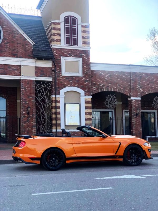 Кабриолет Ford Mustang оранжевый прокат аренда