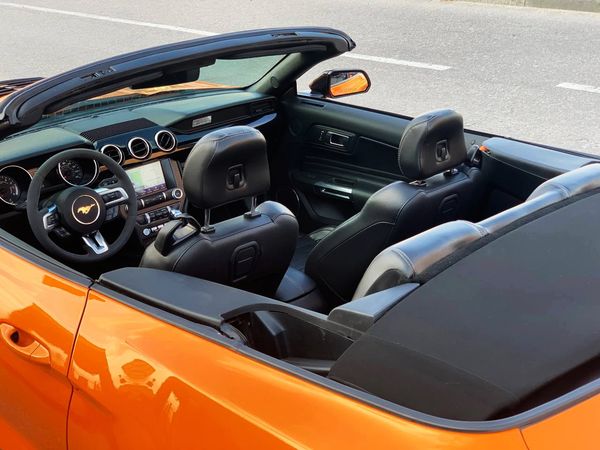 Кабриолет Ford Mustang оранжевый прокат аренда