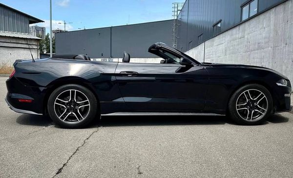 Прокат кабріолет Ford Mustang GT чорний в Києві 