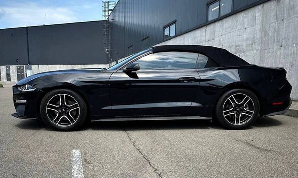 Прокат кабріолет Ford Mustang GT чорний в Києві 