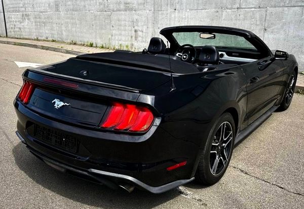 Прокат кабріолет Ford Mustang GT чорний в Києві 