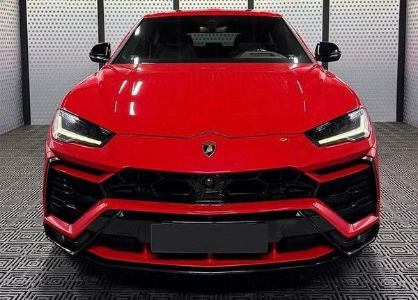 Прокат Lamborghini Urus без водія з водієм