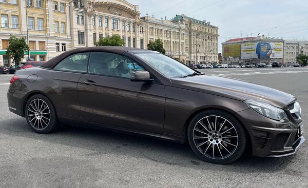 Кабриолет Mercedes E350 BLUETEC на свадьбу съемки 