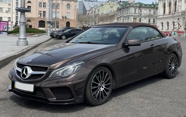 Кабриолет Mercedes E350 BLUETEC на свадьбу съемки 