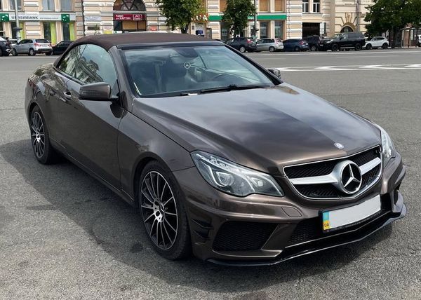 Кабриолет Mercedes E350 BLUETEC на свадьбу съемки 