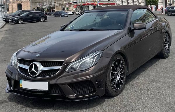 Кабриолет Mercedes E350 BLUETEC на свадьбу съемки 