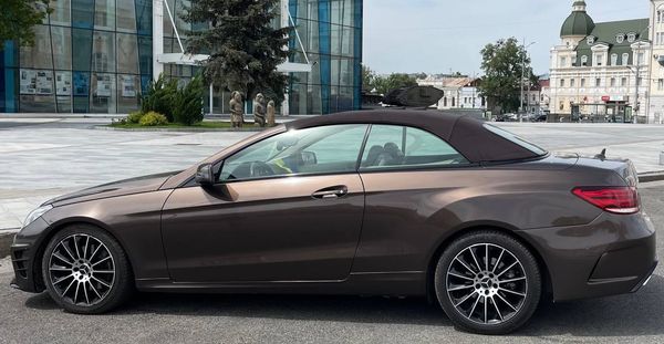 Кабриолет Mercedes E350 BLUETEC на свадьбу съемки 