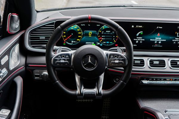 Аренда Mercedes Benz GLE Coupe 53 AMG на свадьбу с водителем